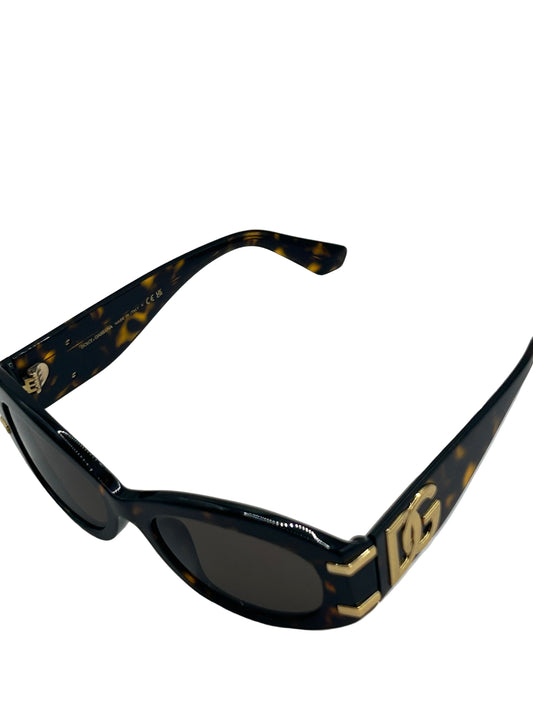 DG logo-plaque sunglasses