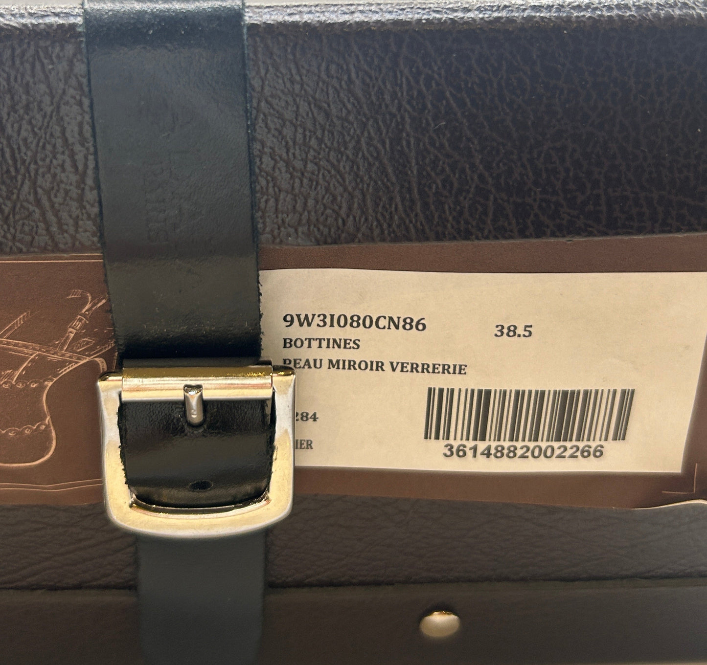 ALAIA Laser-Cut Studded
Pumps, Silver