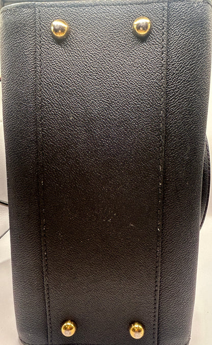 Burberry Buckle Tote Medium Black