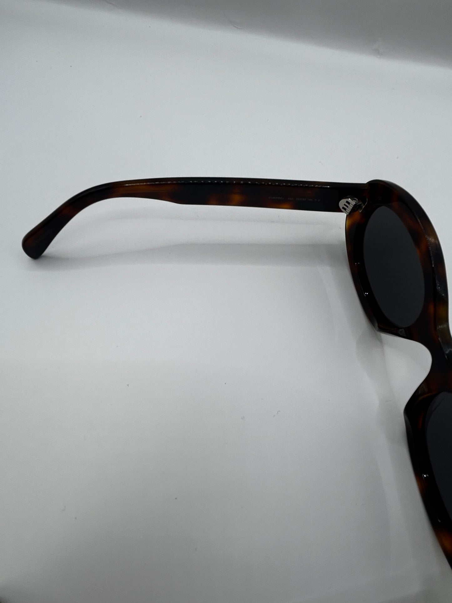 CELINE TRIOMPHE CL40194U